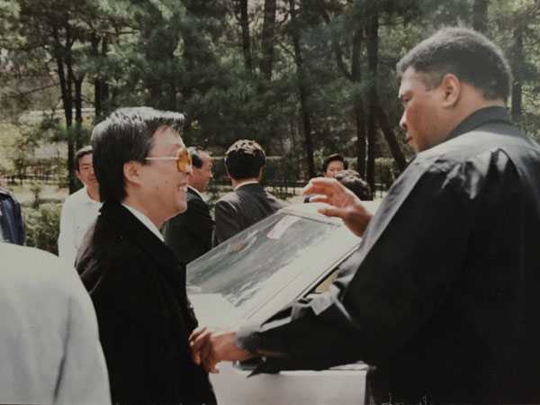 Sonny Onoo and Muhammad Ali